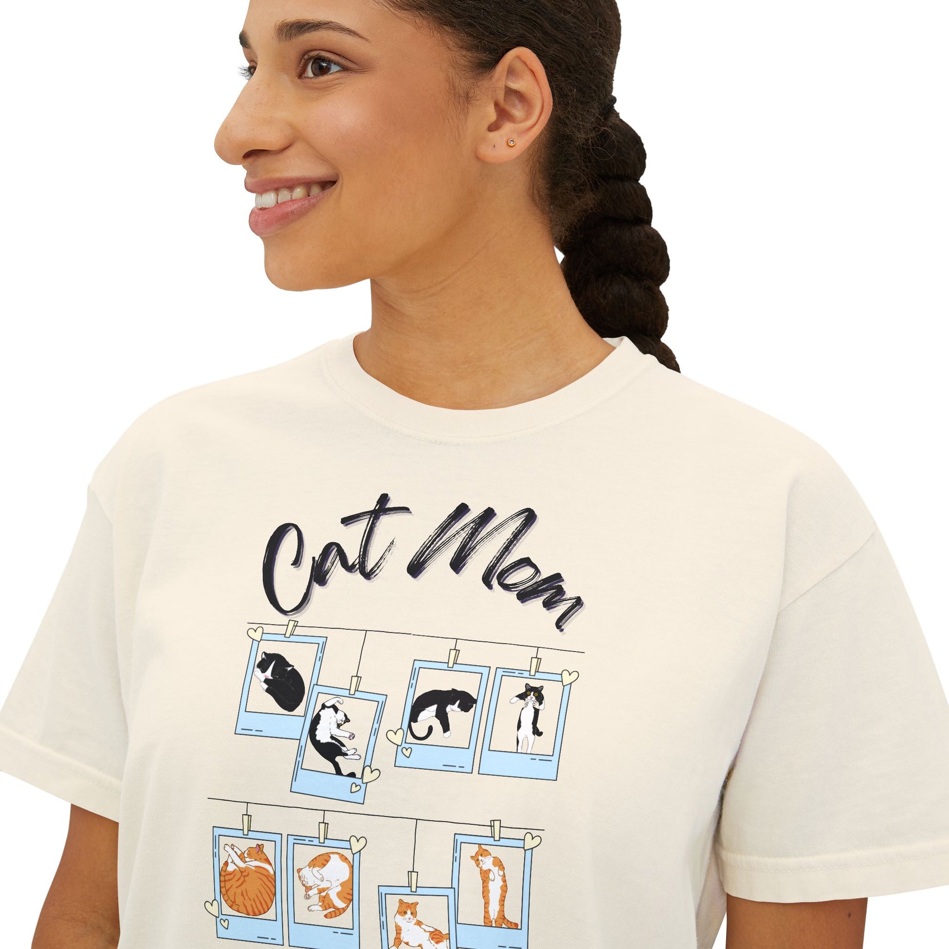 Cat_Mom_Tee close_Ivory woman one