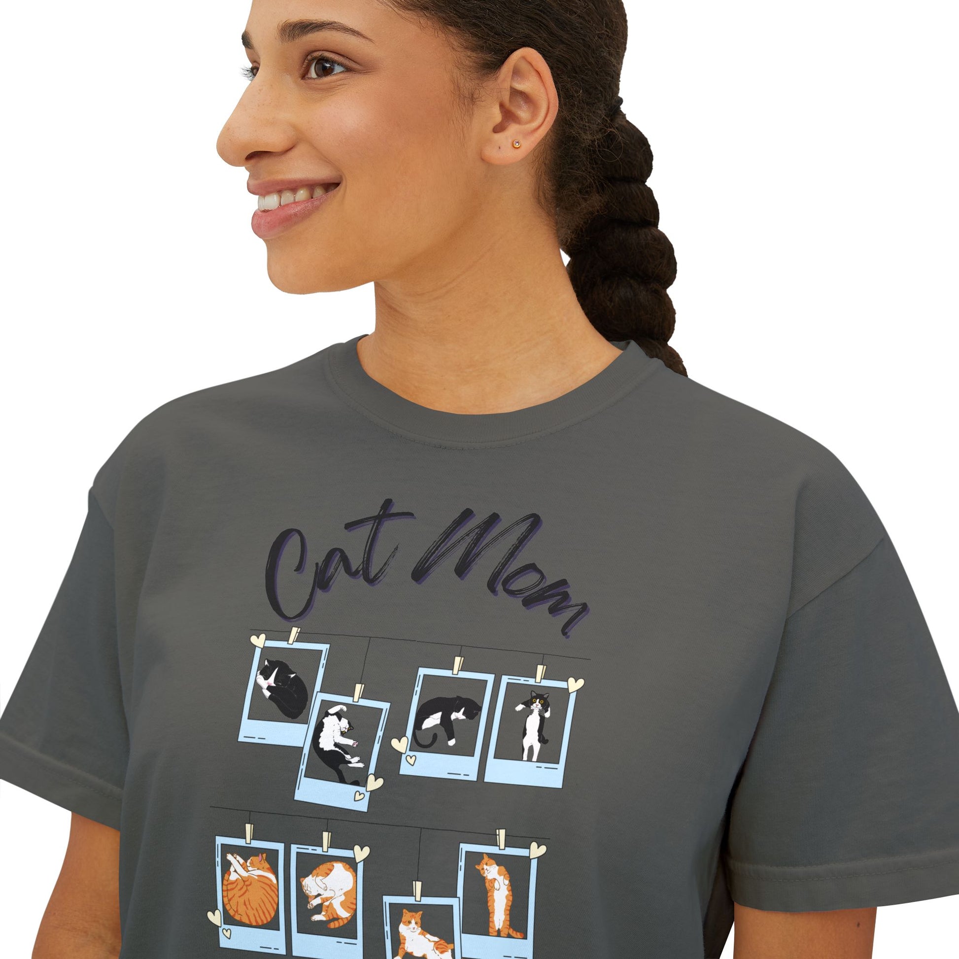 Cat_Mom_Tee close pepper_ woman one