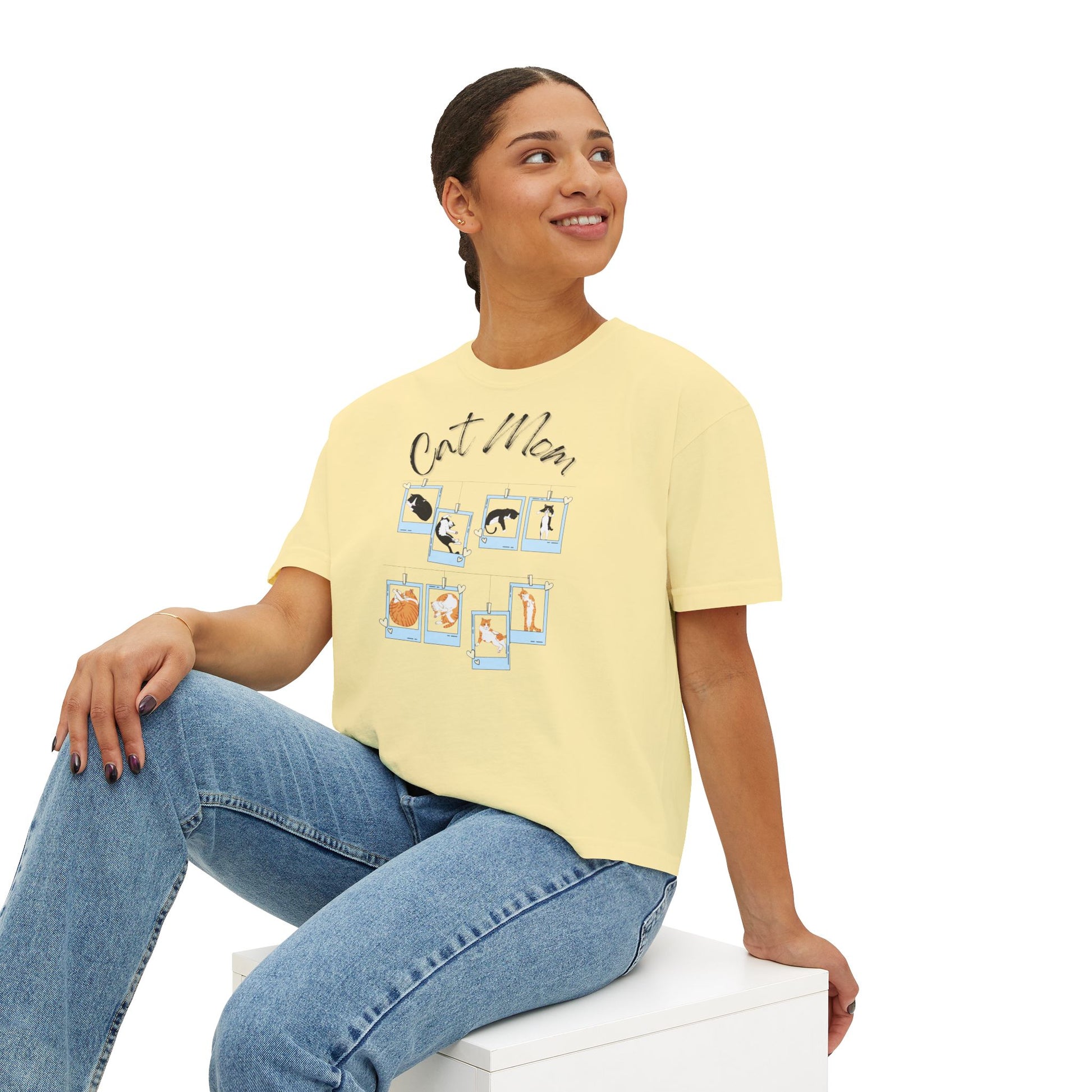 Cat_Mom_Tee_side Butter woman one