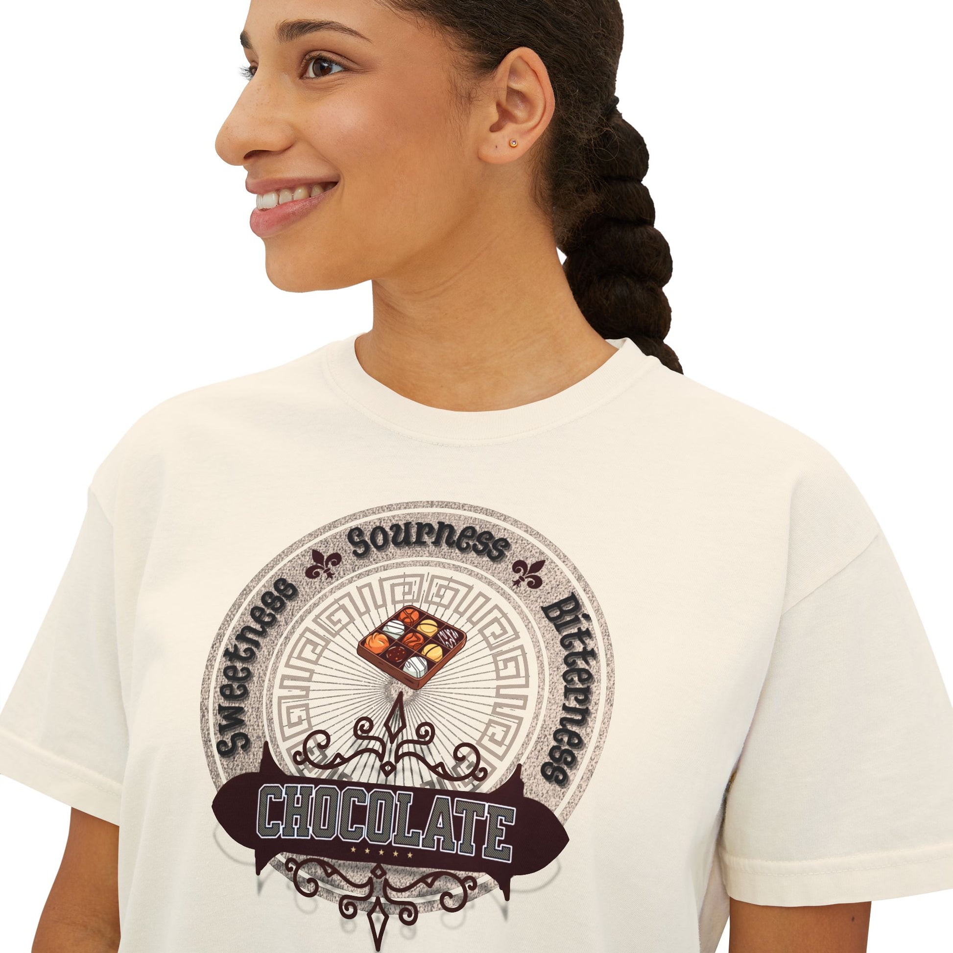 Chocolate_Tee close_Ivory_Woman_One