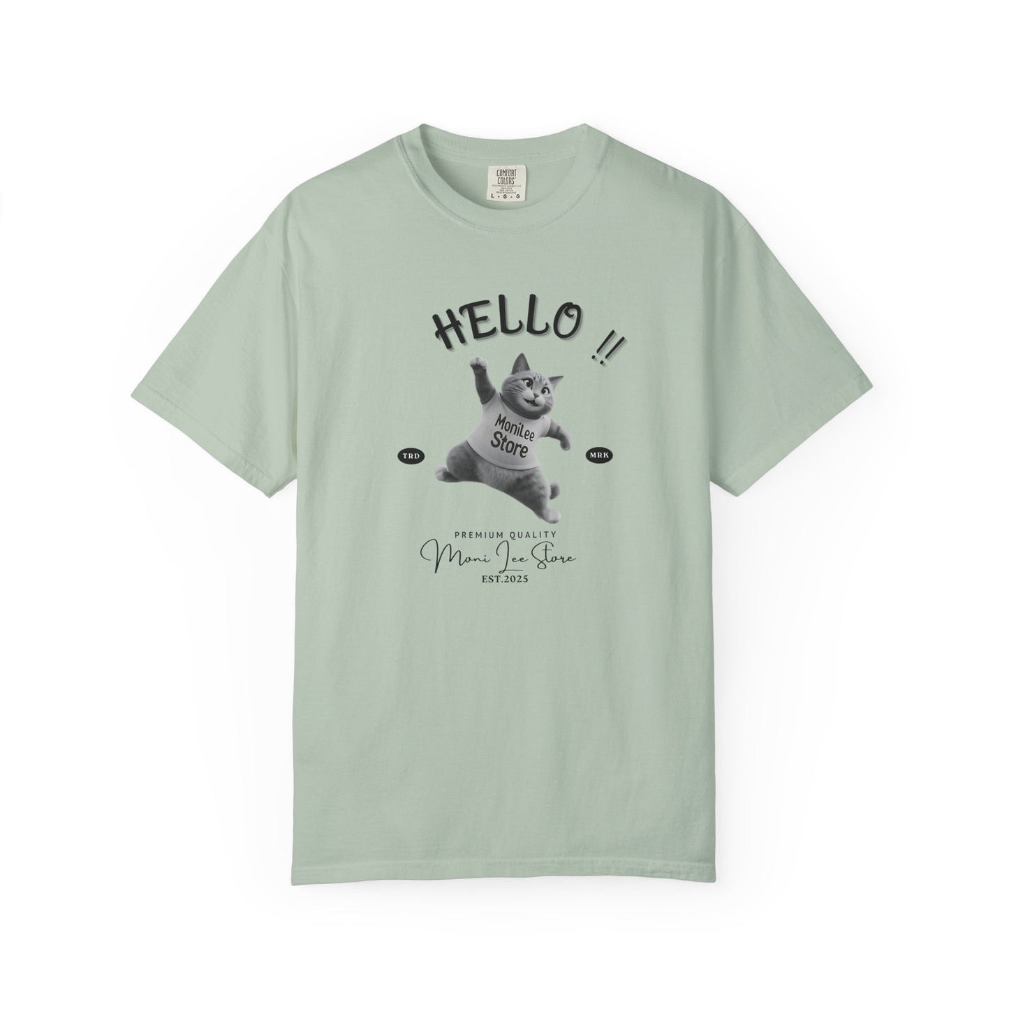Moni Lee Cat printed on the front. Bay short sleeved Tee.